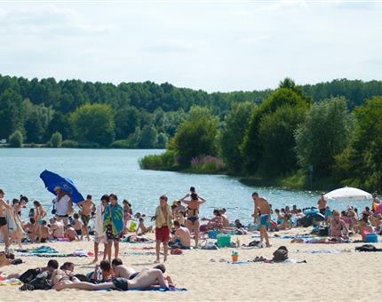 base de loisirs de la monnerie à proximité du camping la route d'or la flèche